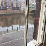 Lil\'S On The Waterfront