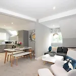 Froghall Luxury Suites- Close To City Centre- Free Parking