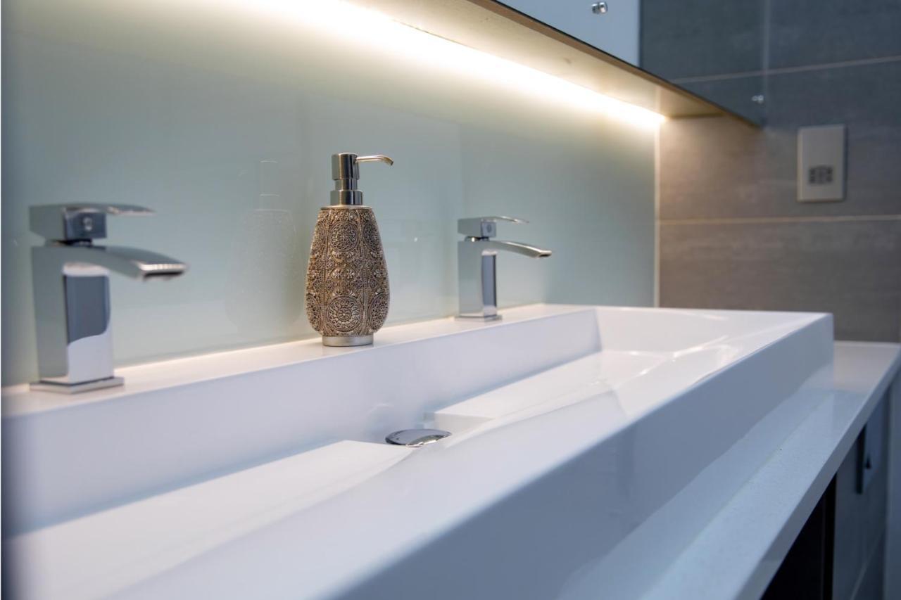 The Vanguard - Private Guest house York