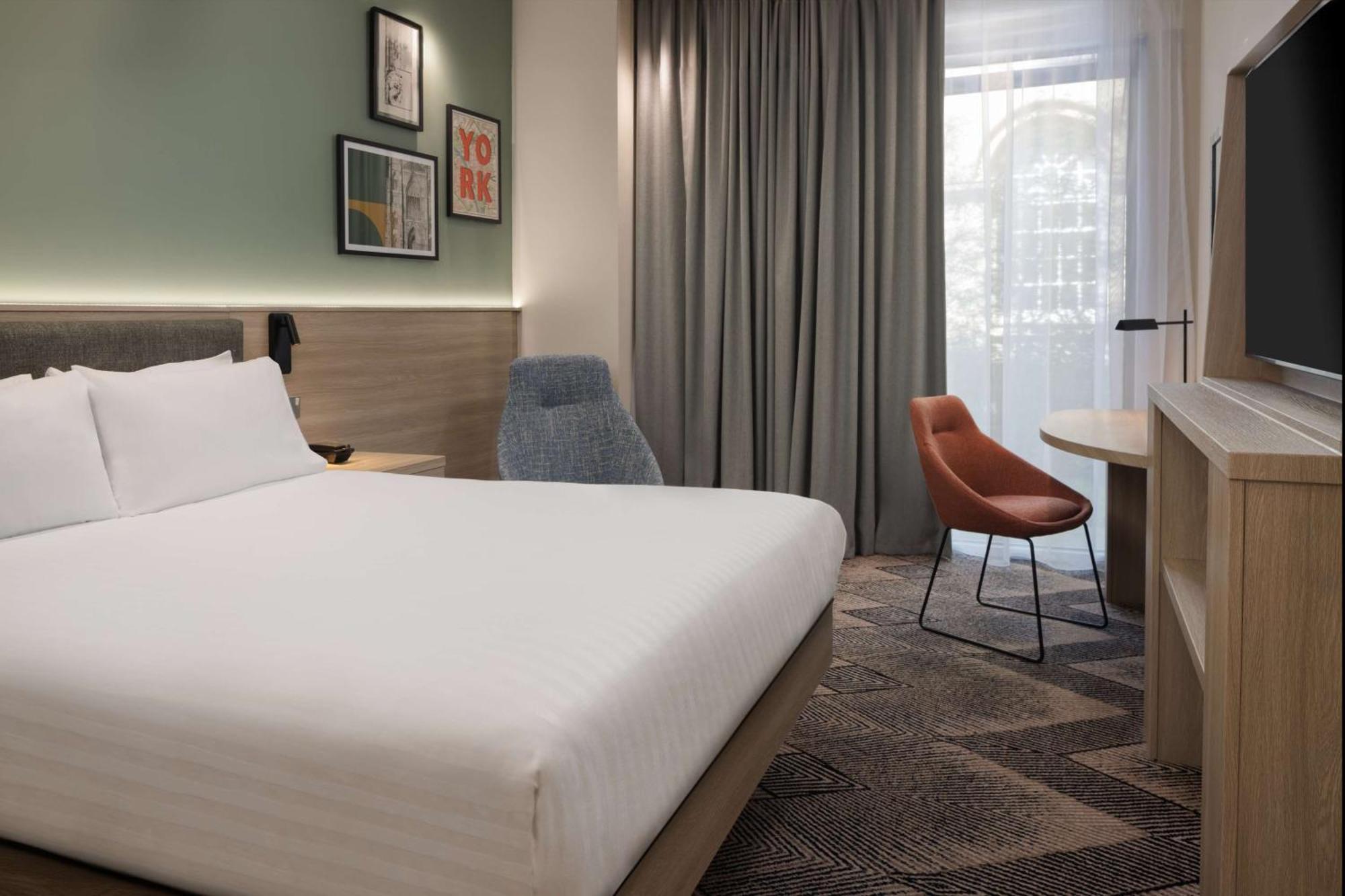 Hampton By Hilton 3*
