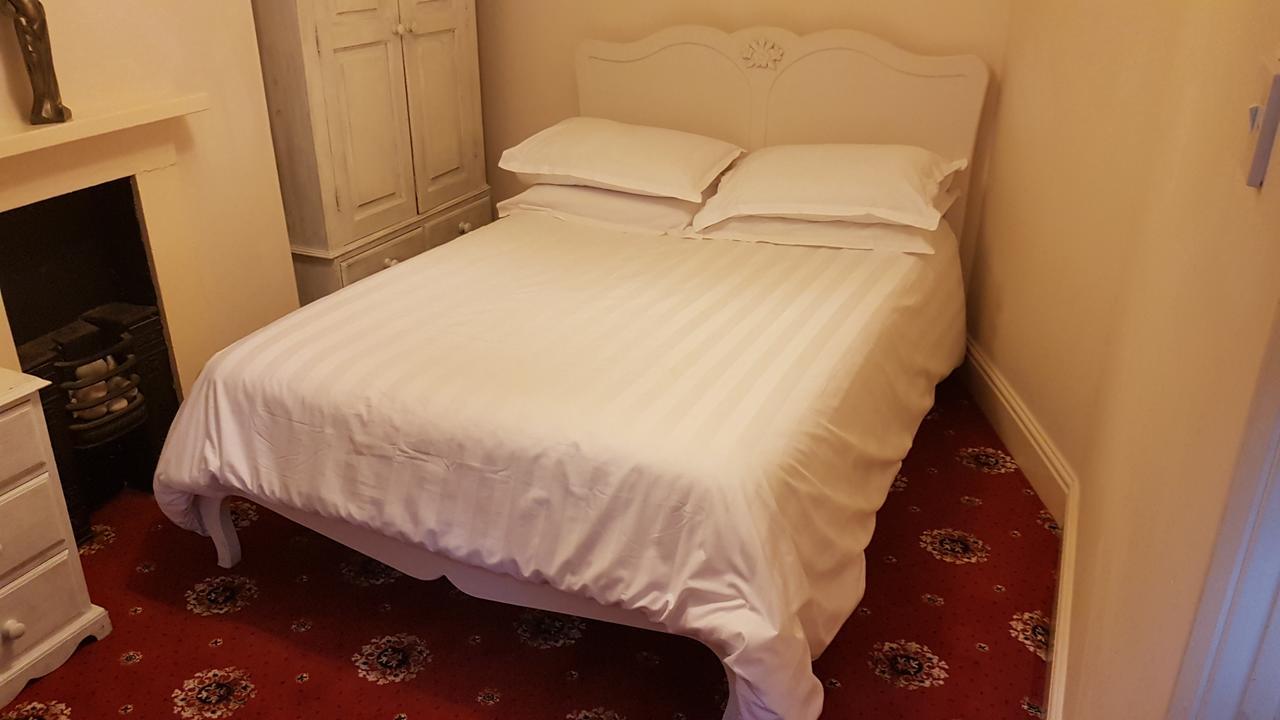 Lil's On The Waterfront 3* York