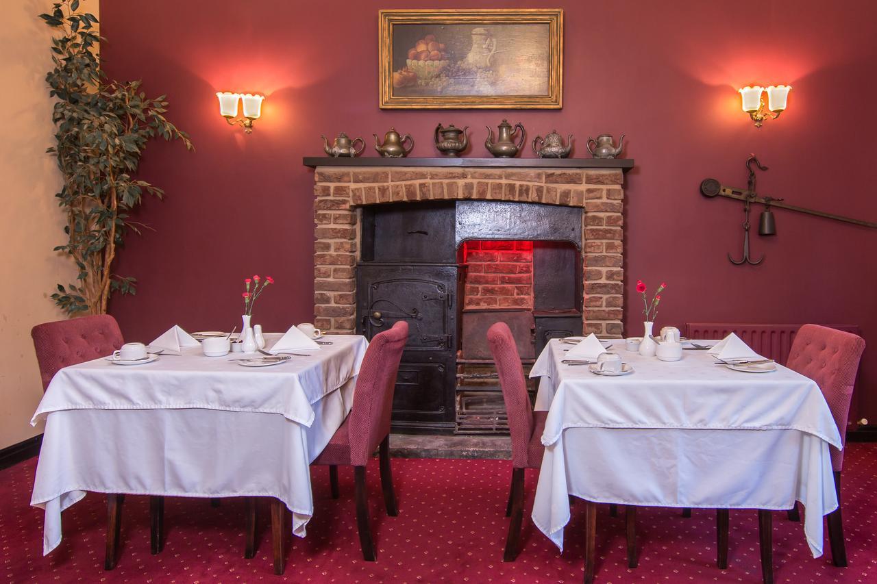 Alhambra Court 4* York