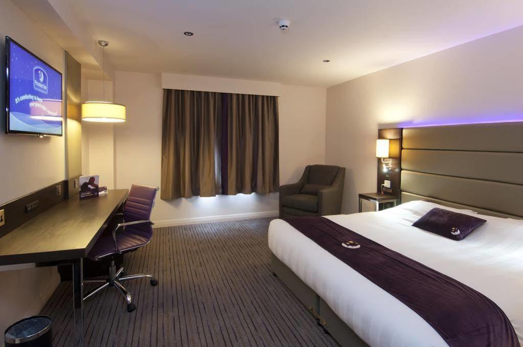 Premier York South West Hotel 3*