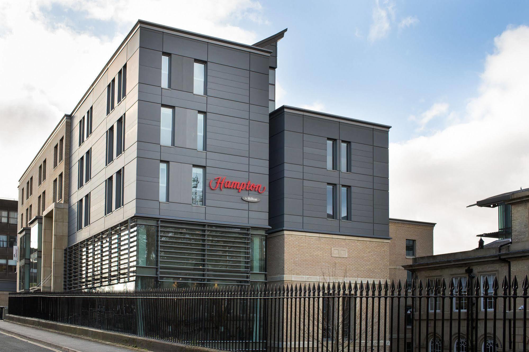 Hampton By Hilton Hotel 3*