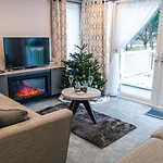 Jjs Lodge Lakewood