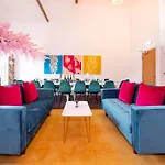 Innvigour Bespoke House With Free Parking For 3 Cars