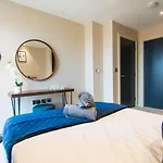 Entire 1 Bed - Number 39 - The Cosy Collection Ltd