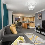 Phoenix Apartment Near The Station