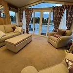 Lakeview Winter Lodge With Hot Tub