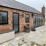 Luxury Studio Cottage At Foot Of Yorkshire Wolds