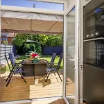 The Dodsworth Modern 4 Bedroom House, Sleeps 8