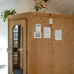 Little Barn - 16438