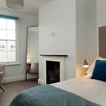 The Falcon - Apartment 11