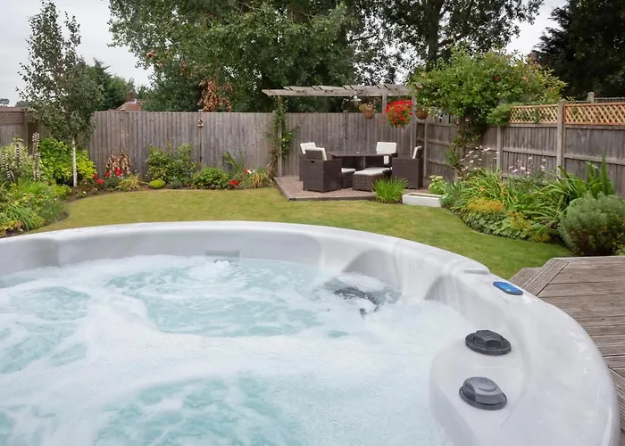 Woodlea House With Hot Tub With Free Parking
