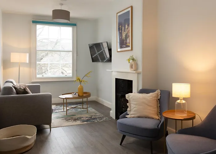 The Falcon - Apartment 11