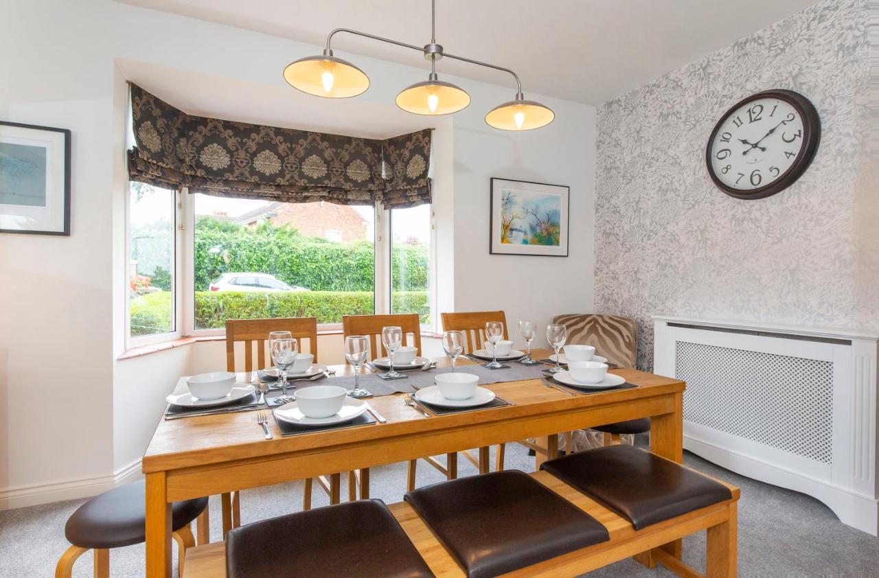 Holiday home Woodlea House With Hot Tub With Free Parking