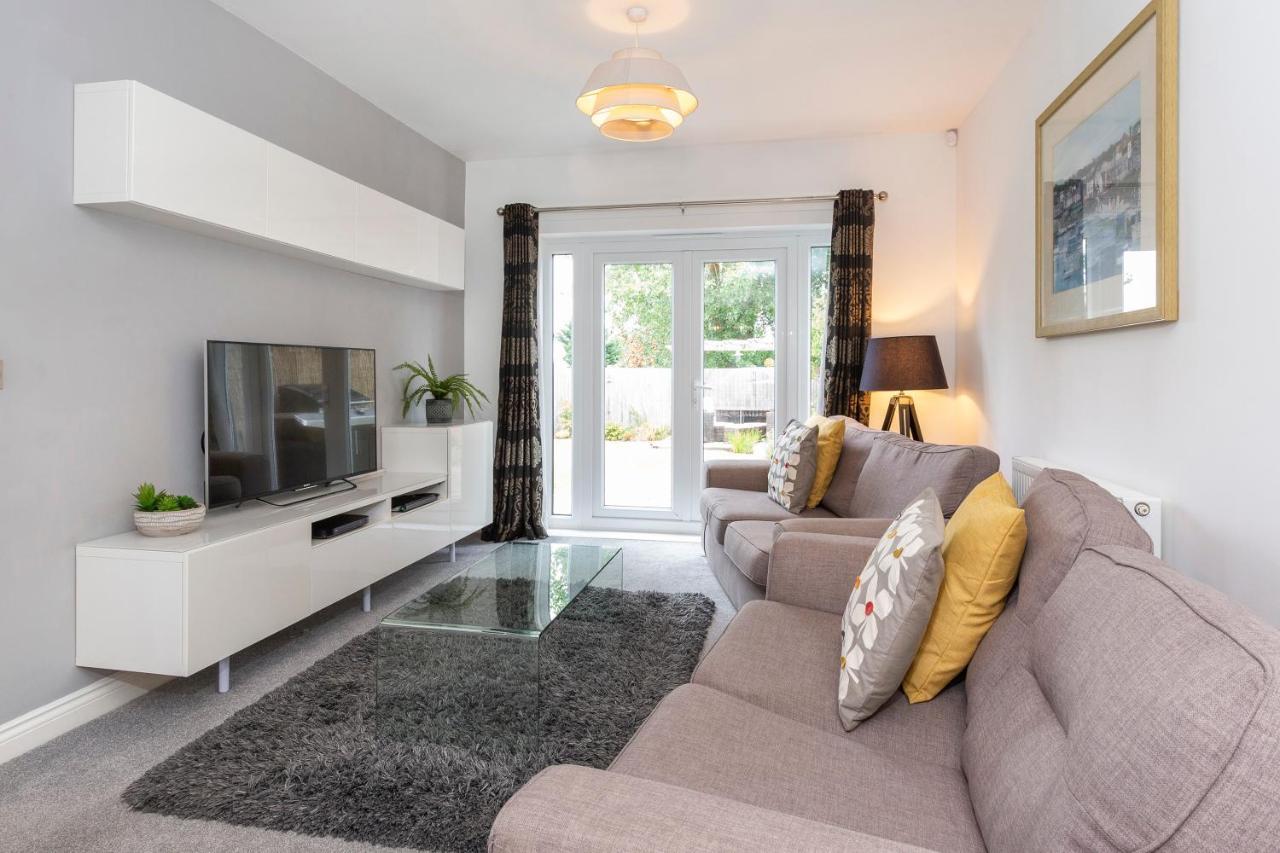 Holiday home Woodlea House With Hot Tub With Free Parking