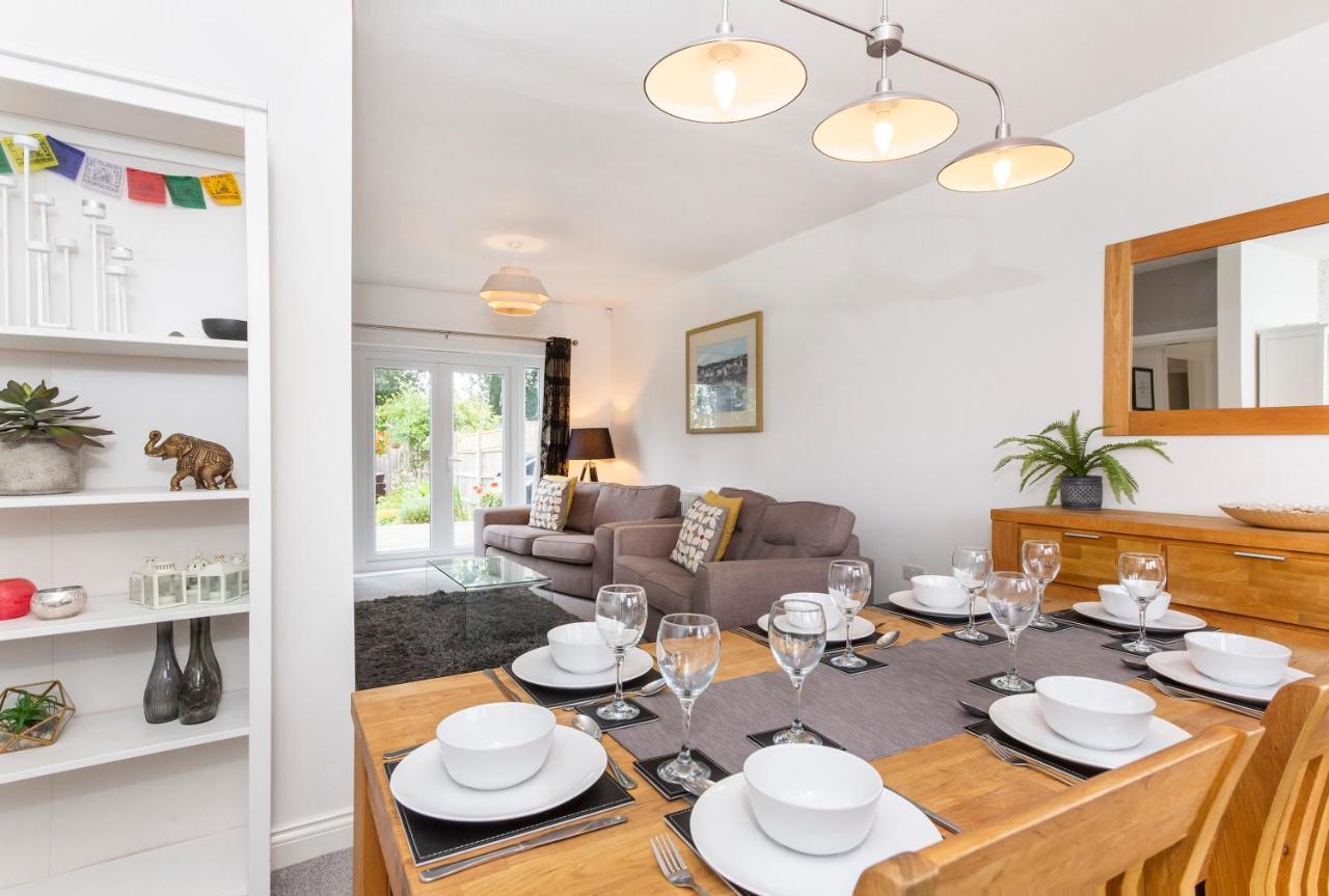 Woodlea House With Hot Tub With Free Parking Holiday home *