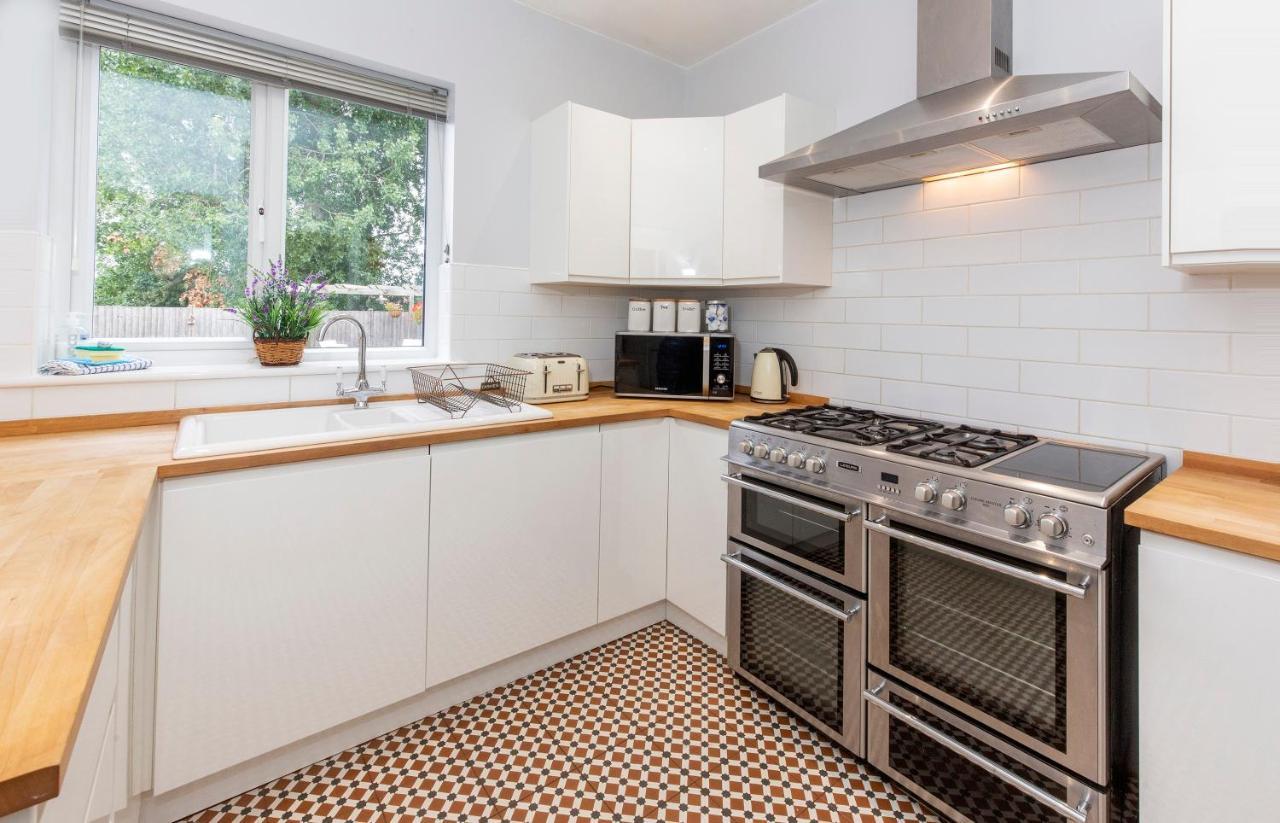 Holiday home Woodlea House With Hot Tub With Free Parking