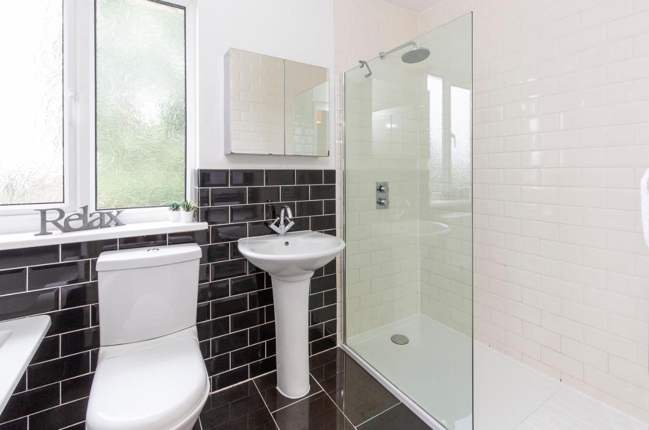 Woodlea House With Hot Tub With Free Parking Holiday home *