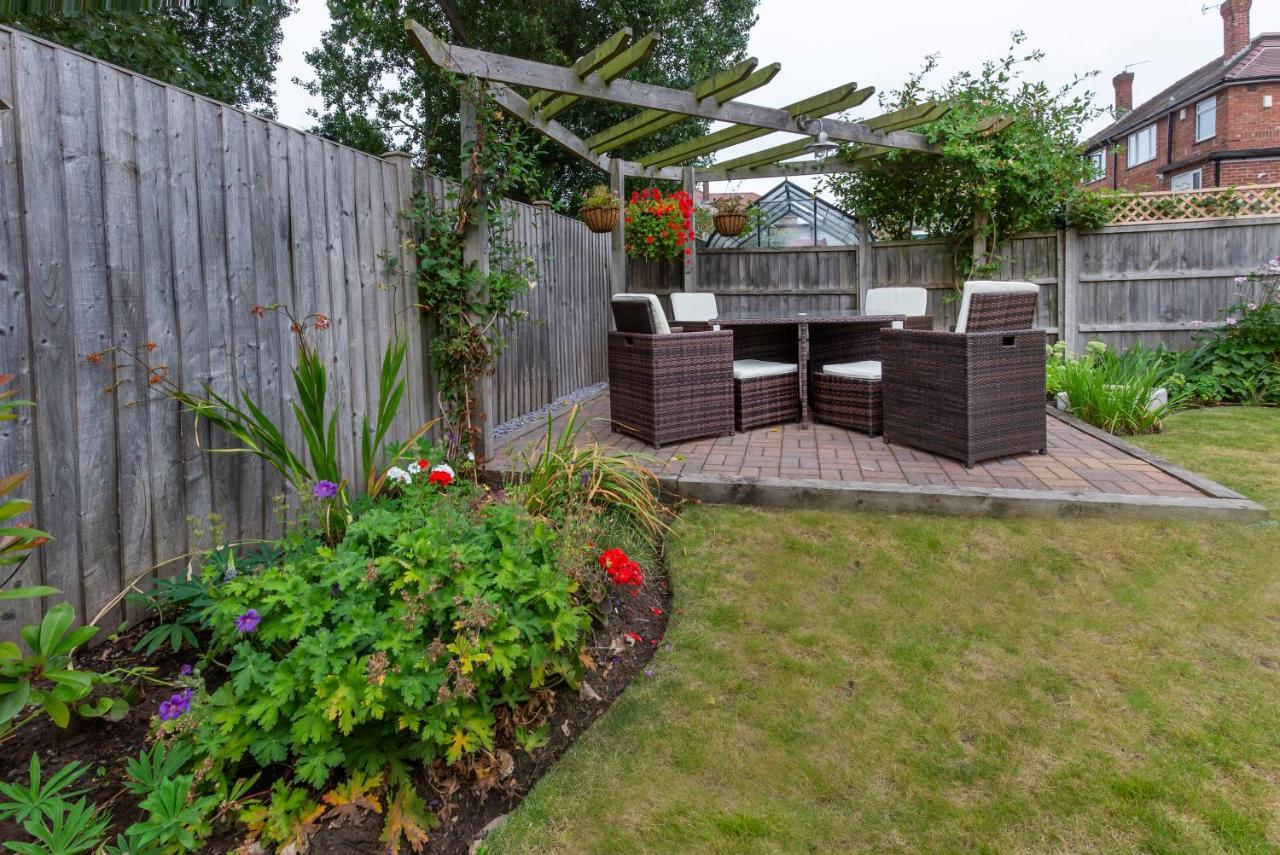 Woodlea House With Hot Tub With Free Parking Holiday home