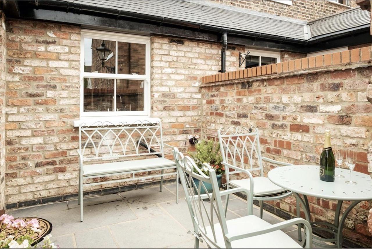 107 Nunnery Lane - A House Of Holiday home