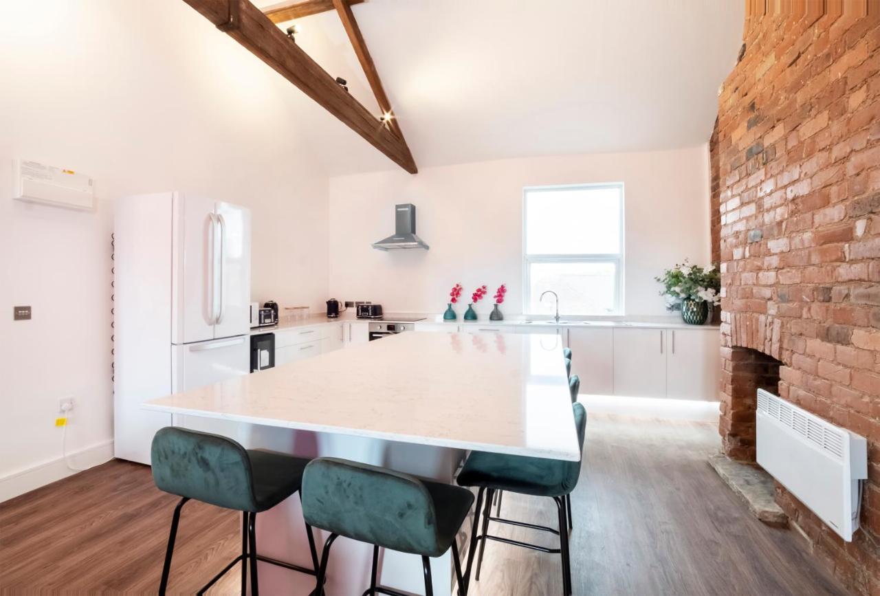 Holiday home Innvigour Bespoke House With Free Parking For 3 Cars *