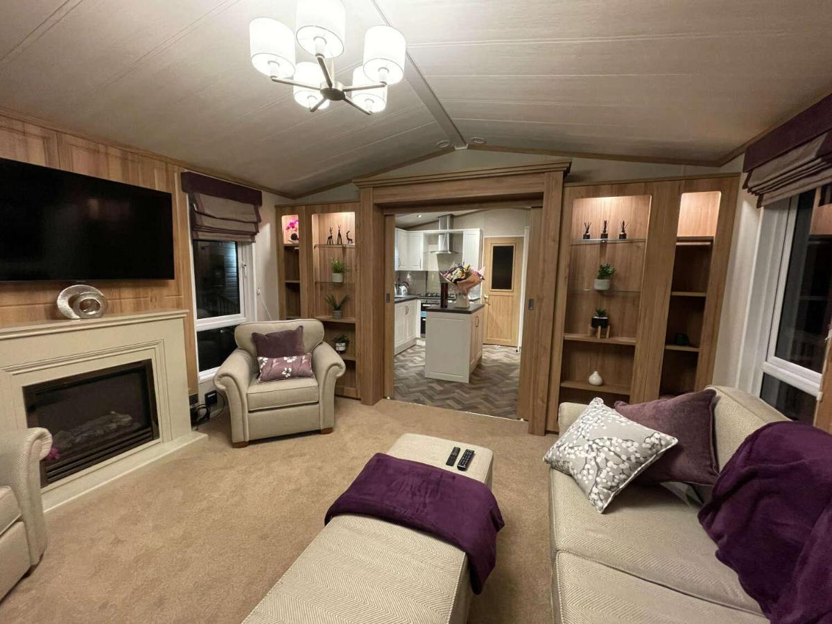 Lakeview Winter With Hot Tub York