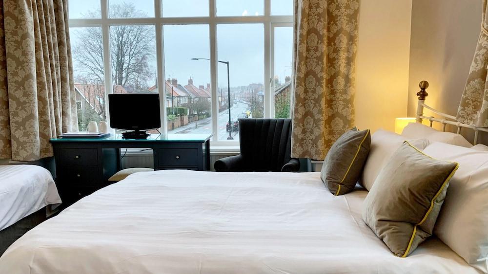 The Crescent 3*