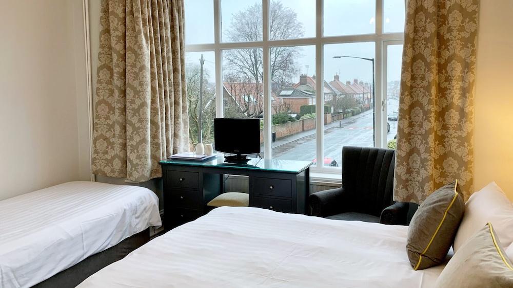 The Crescent 3* York