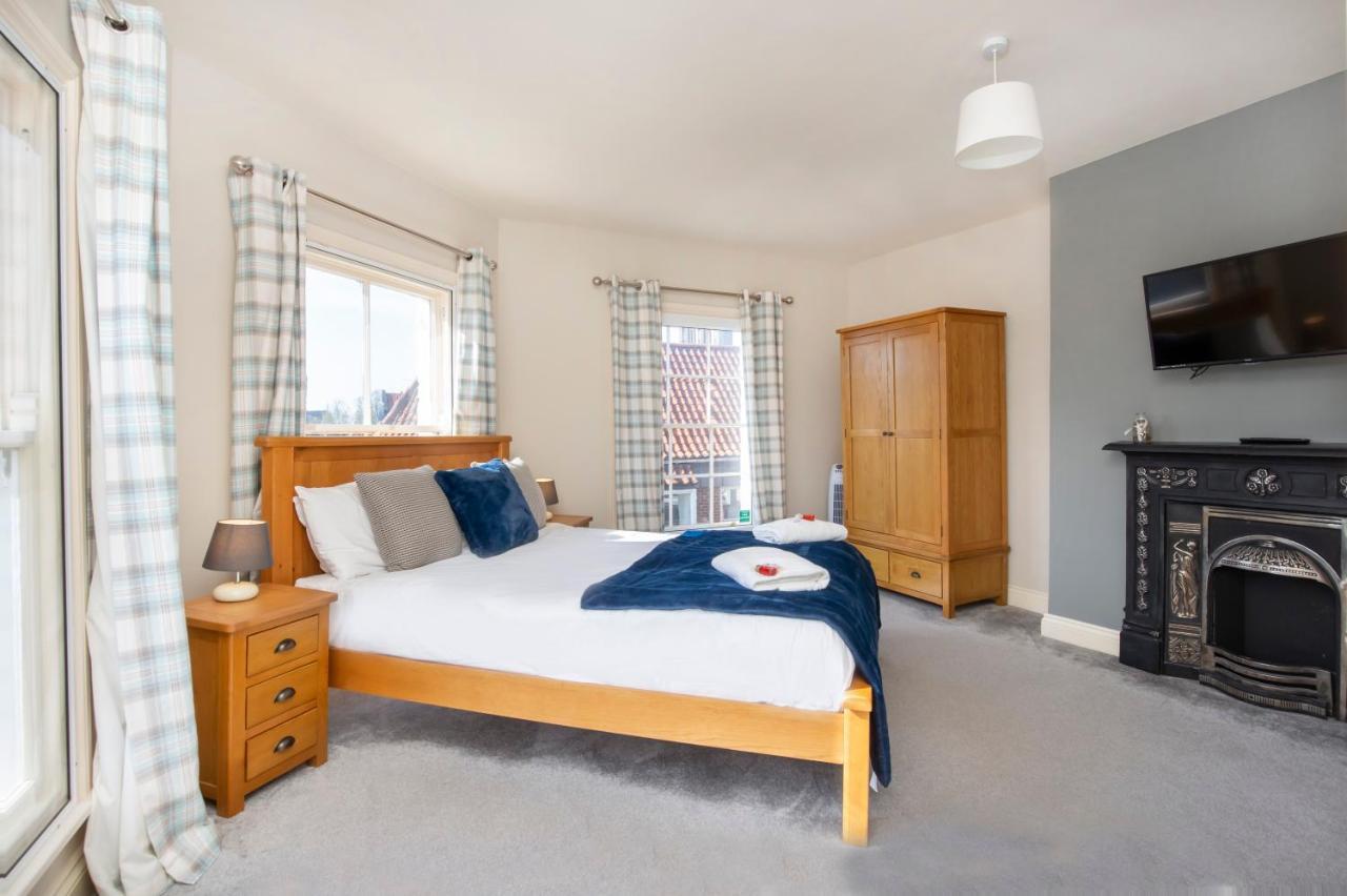Holiday home Patrick's Pool- 4 Bedroom,4 Bathroom, Luxury Townhouse! *