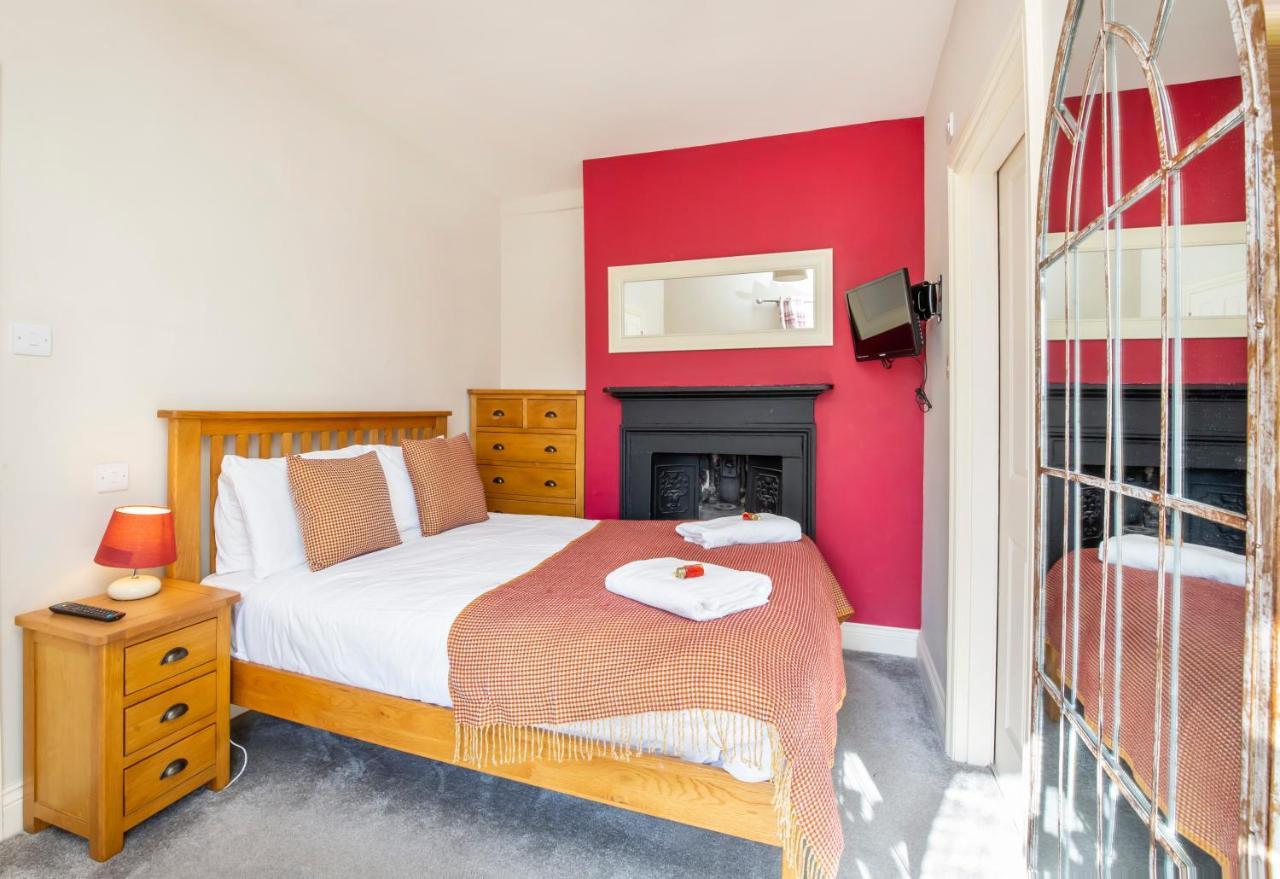 Patrick's Pool- 4 Bedroom,4 Bathroom, Luxury Townhouse! * York