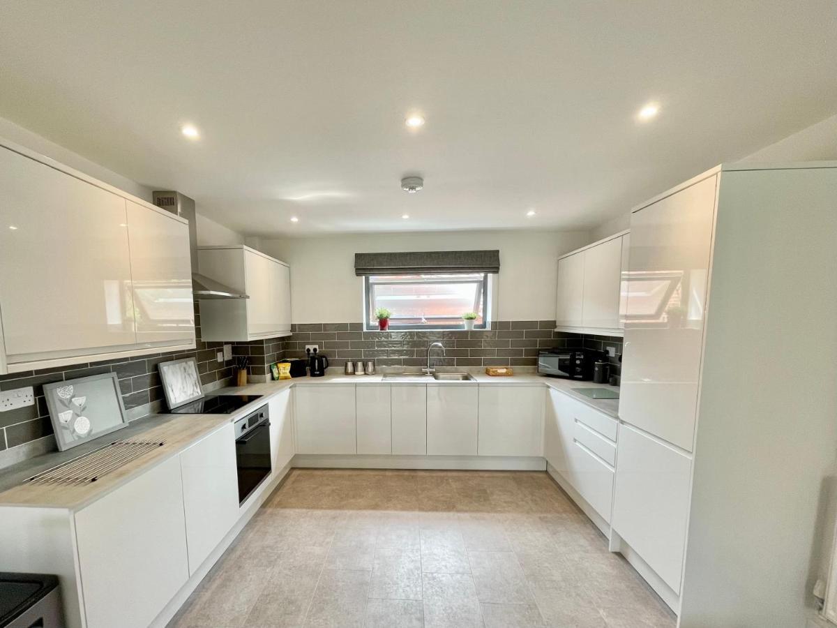 Garden View - 2 Bedroom Bungalow Holiday home *
