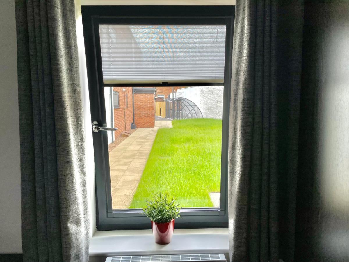 Garden View - 2 Bedroom Bungalow Holiday home *