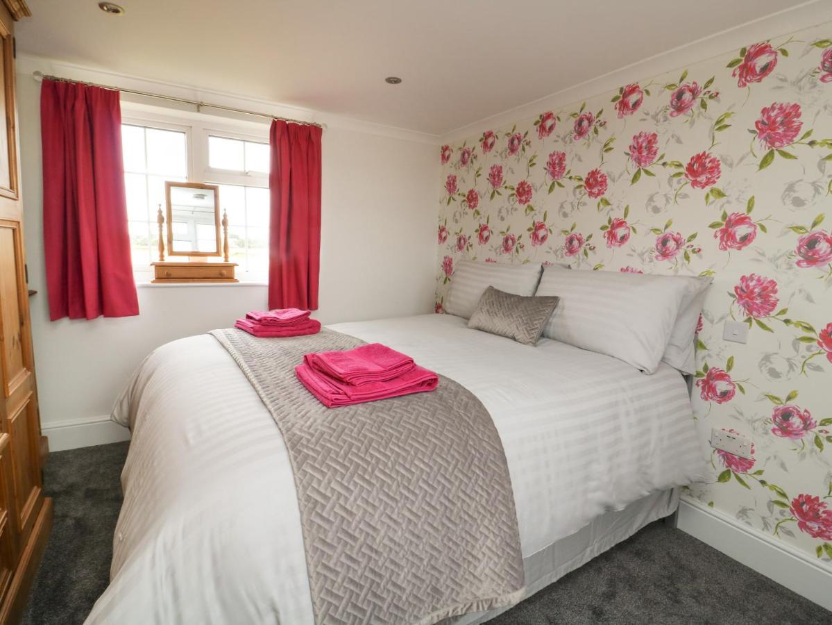 2 Crosslands * York