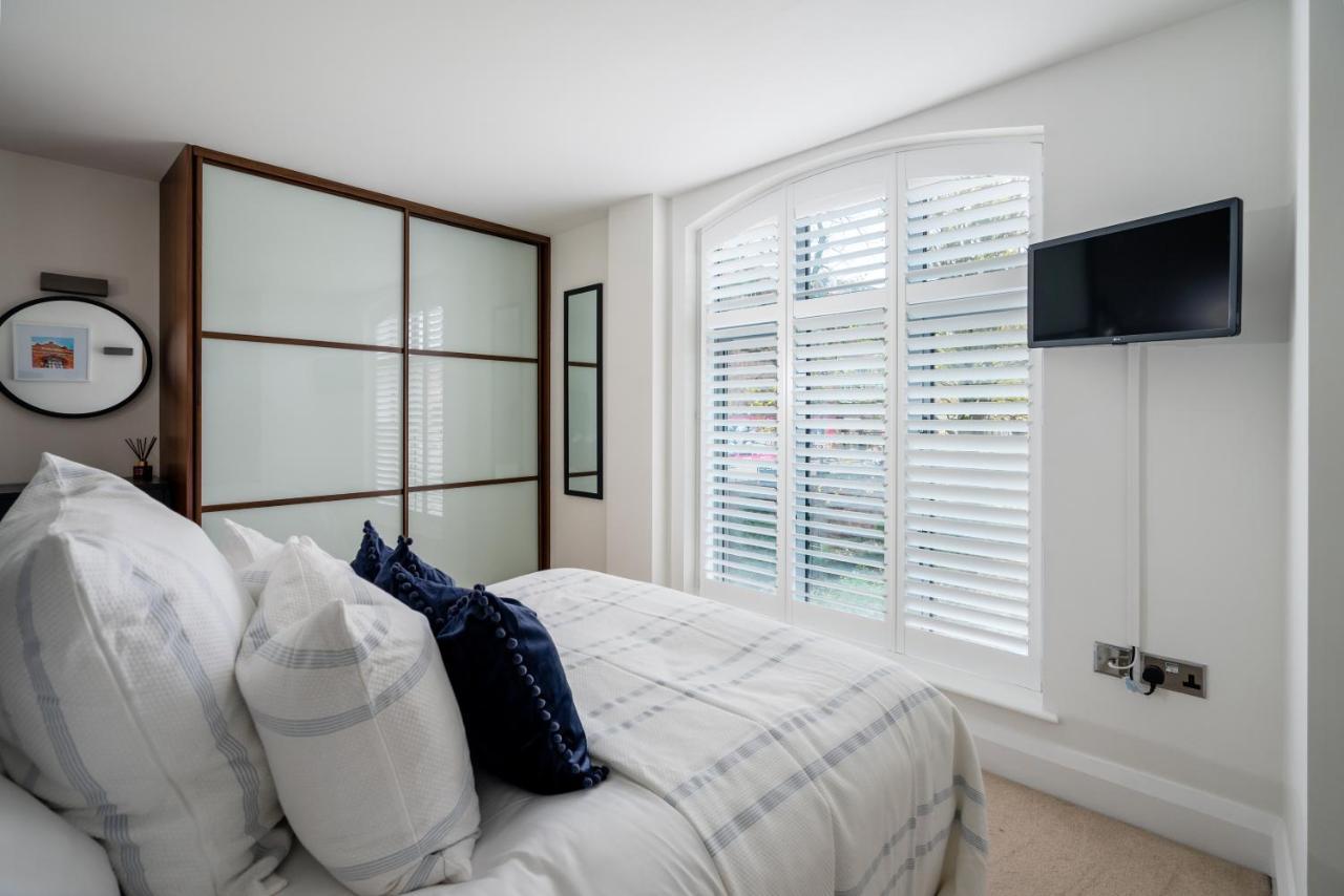 11 Merchants Place Apartment