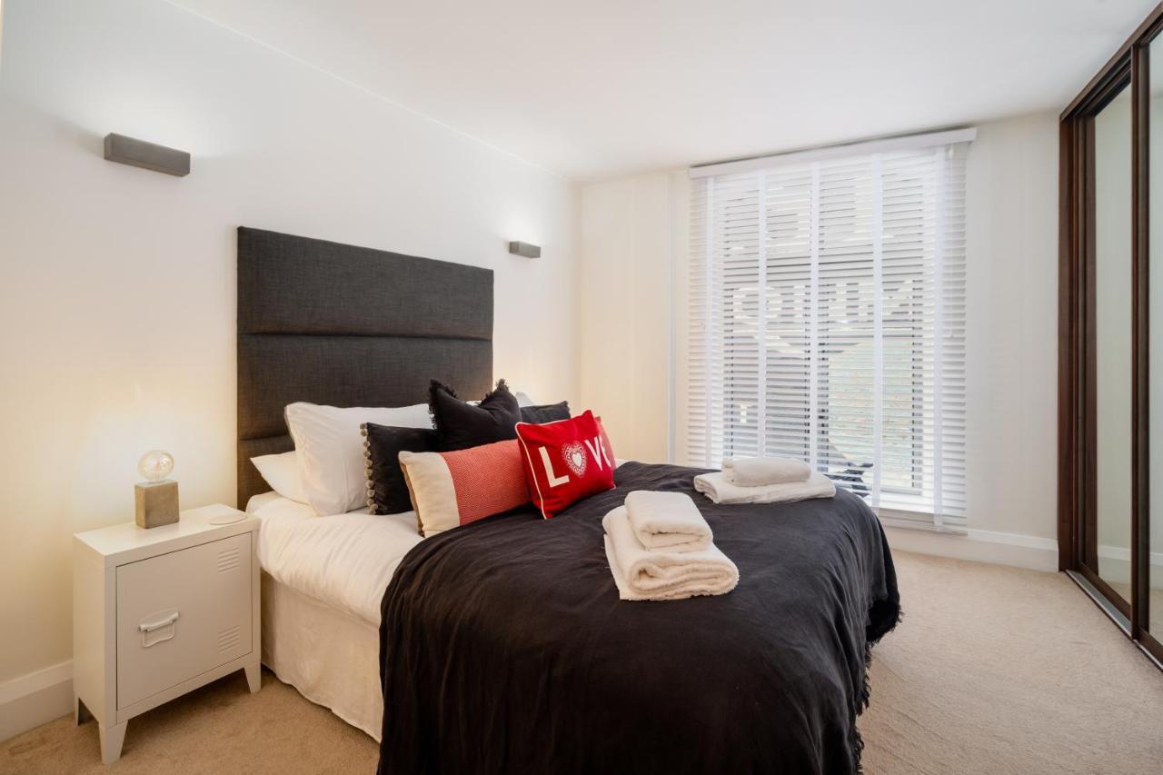 Apartment 11 Merchants Place *