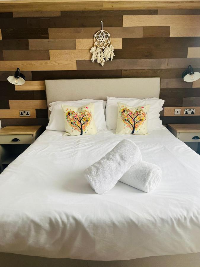 Lucky With Hot Tub Lodge York