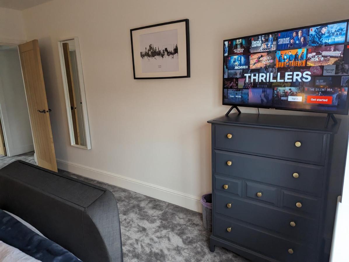 2 X Double - 2 X Free Off Street Parking Spaces Homestay York