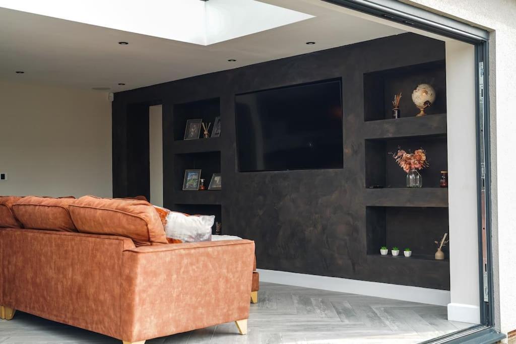 Modern And Luxury House Apartment *