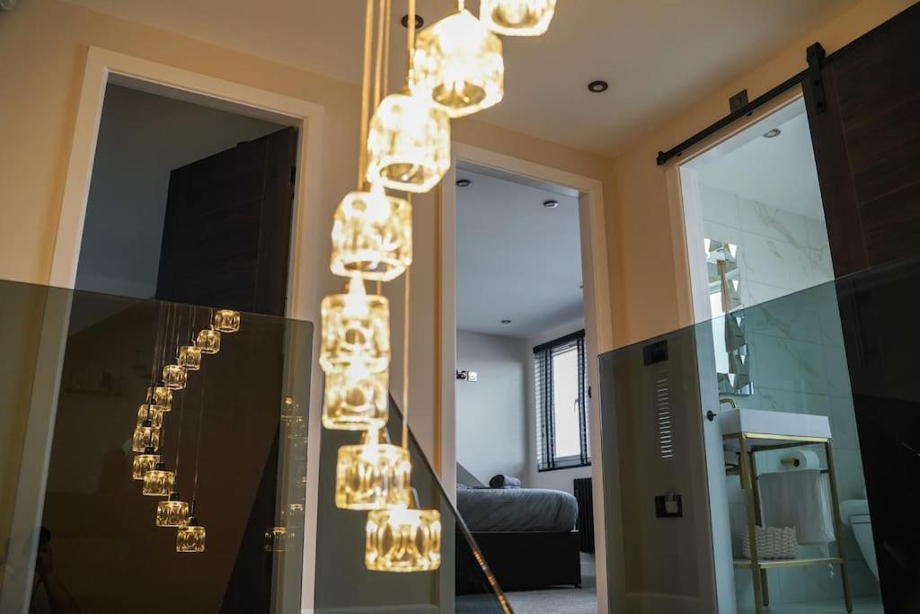 Modern And Luxury House * York