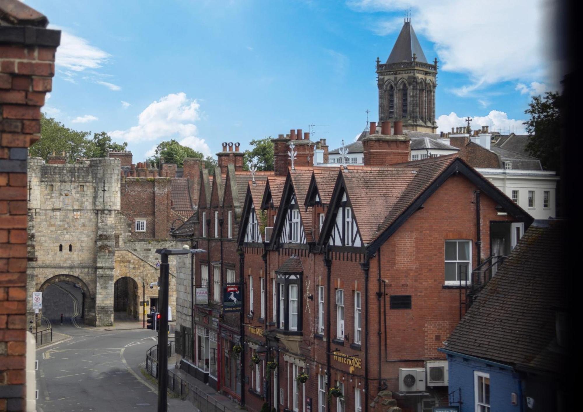 Aspire - 2 Bed, Parking, 3 Minute Walk To Minster