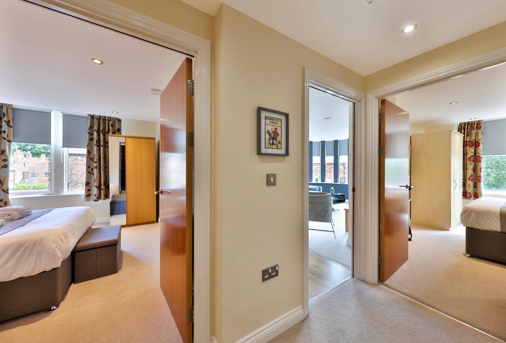 Aspire - 2 Bed, Parking, 3 Minute Walk To Minster Apartment