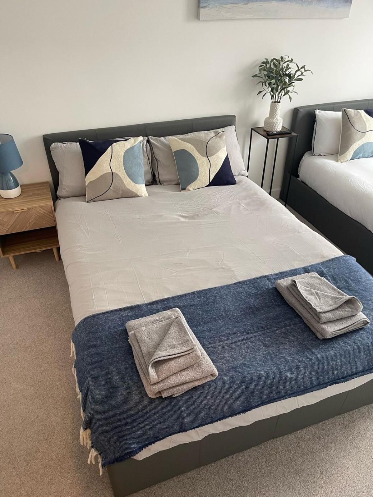 Stylish Flat - Sleeps 8 - Parking - Gym Apartment York