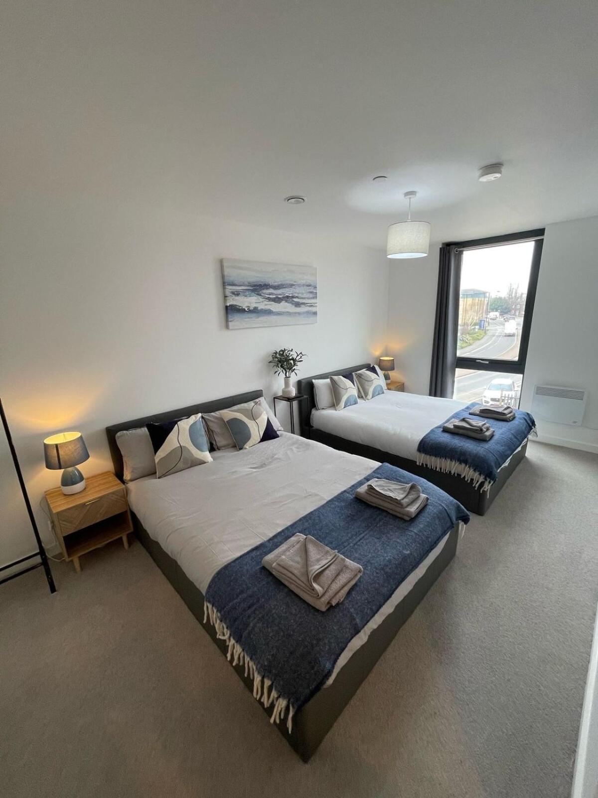 Apartment Stylish Flat - Sleeps 8 - Parking - Gym