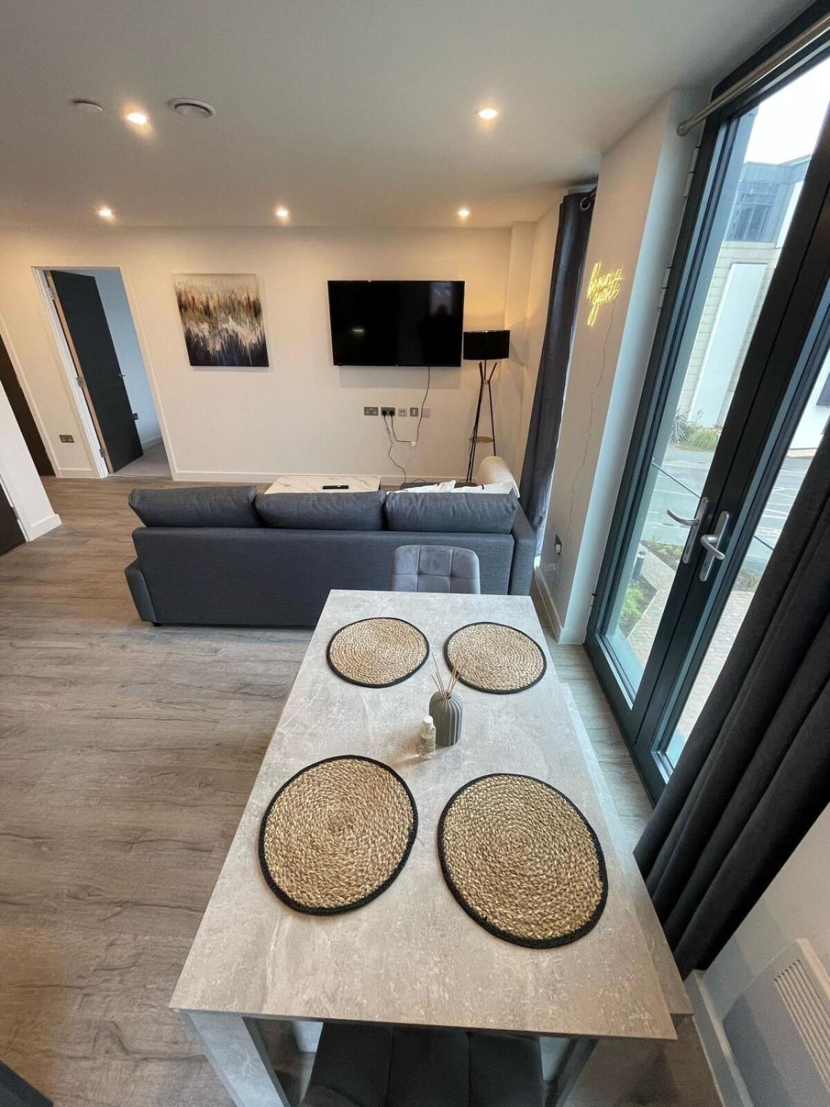 Apartment Stylish Flat - Sleeps 8 - Parking - Gym York