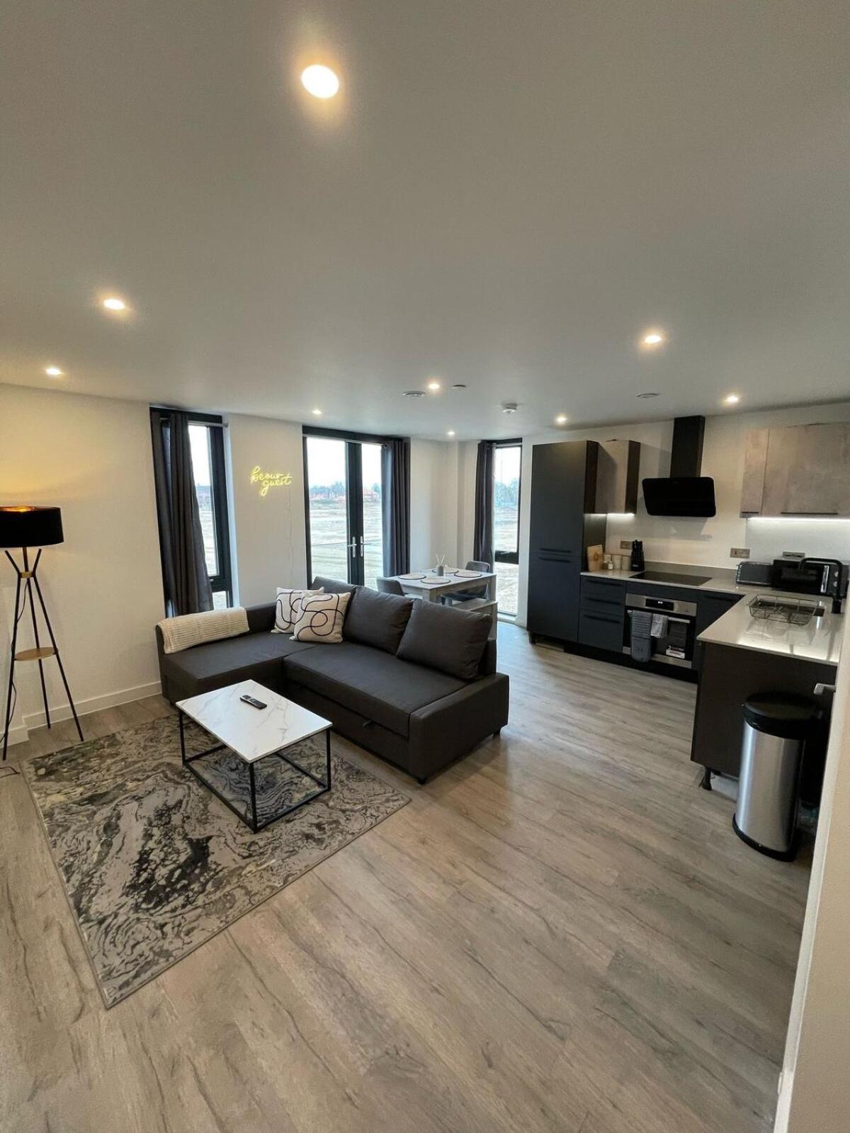 Stylish Flat - Sleeps 8 - Parking - Gym Apartment York