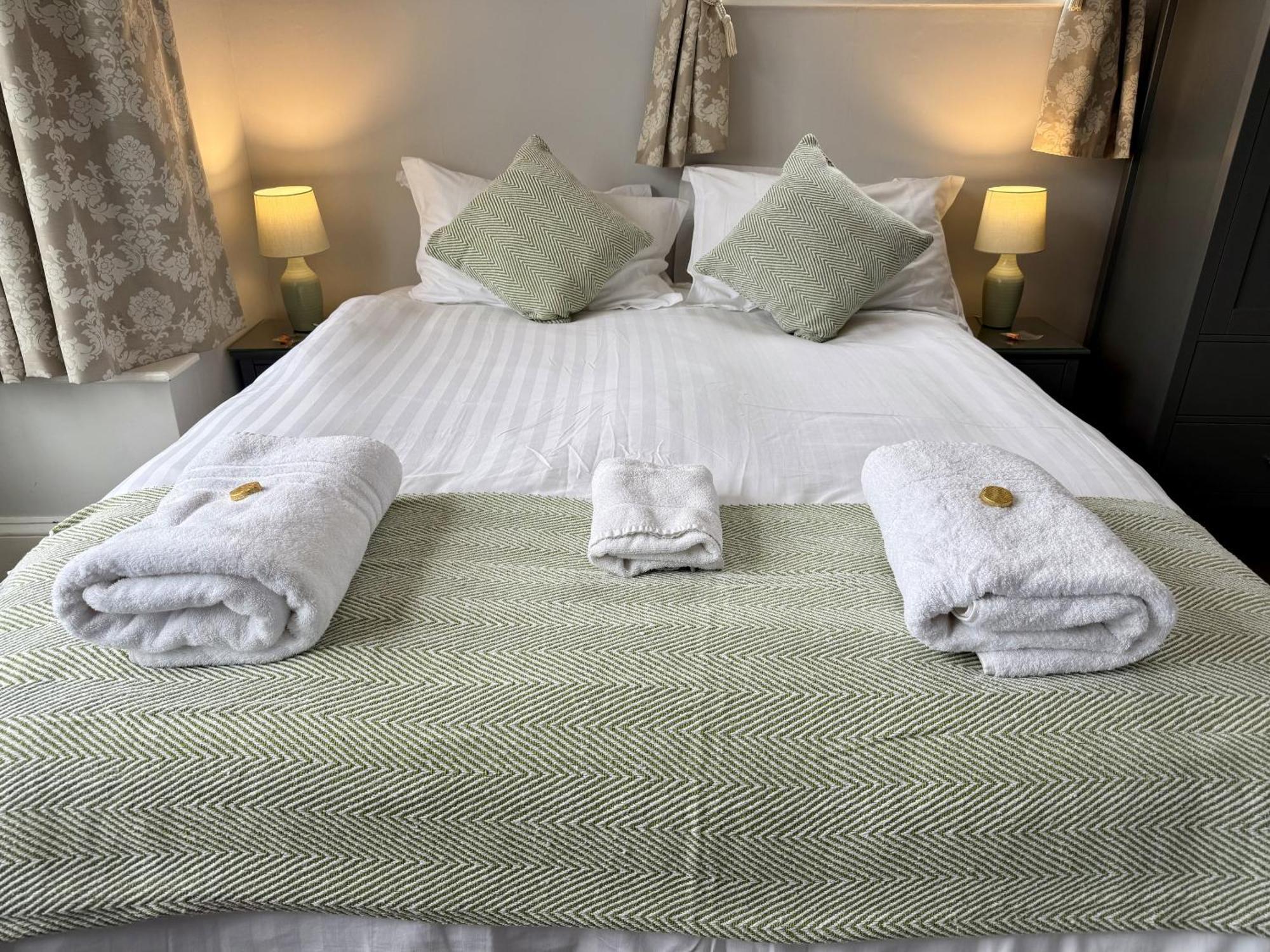 The Crescent Guest house *