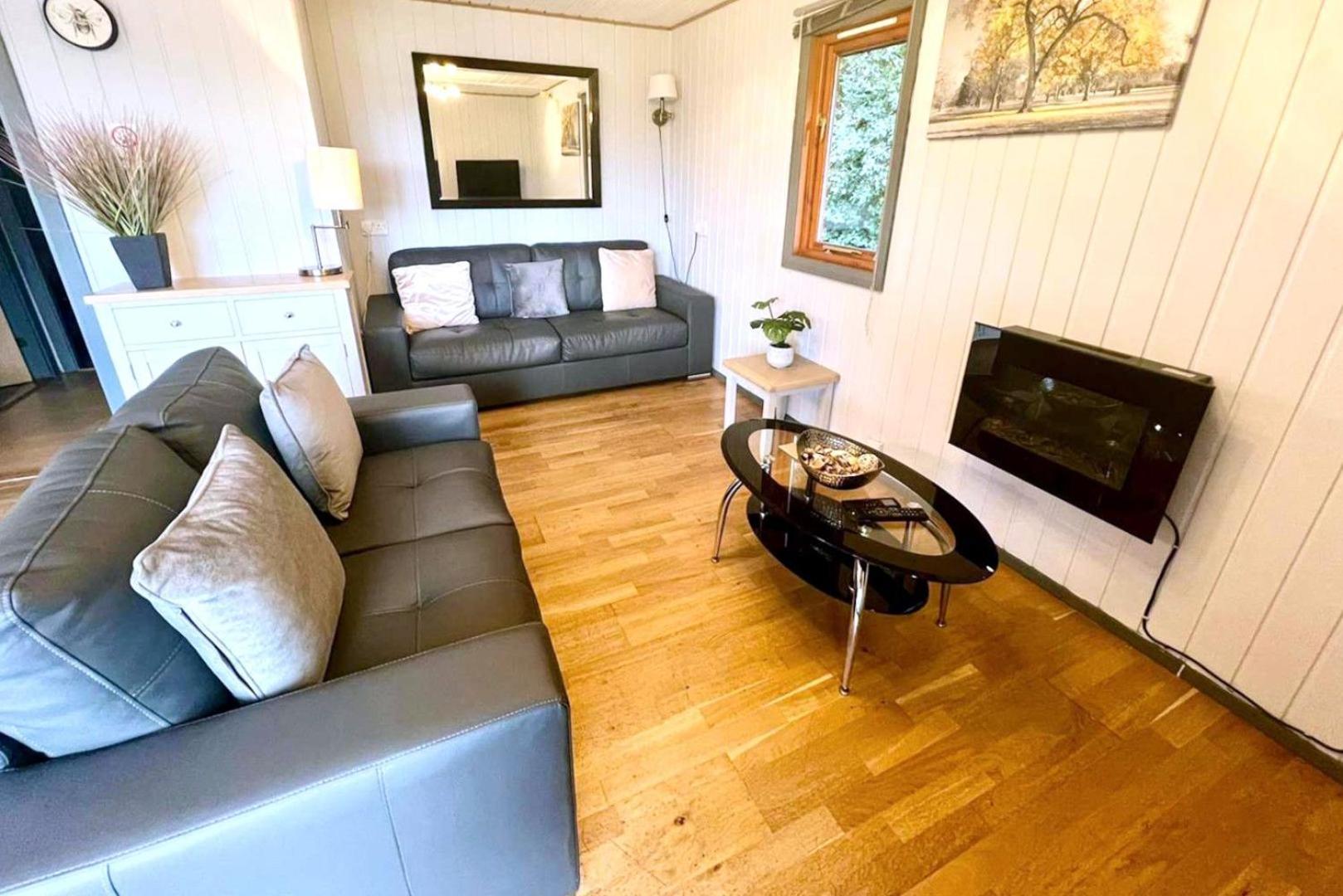 Beech 4 Hot Tub Holiday home York