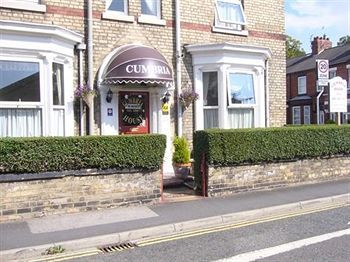 Diamonds Near Hospital Bed & Breakfast 3*